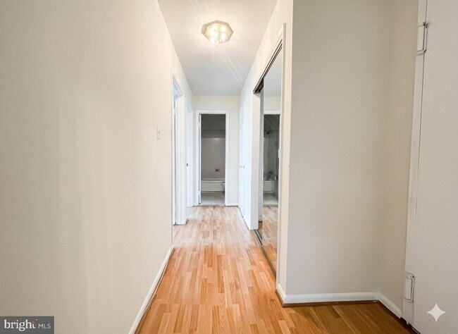 Building Photo - 4410 Briarwood Ct N