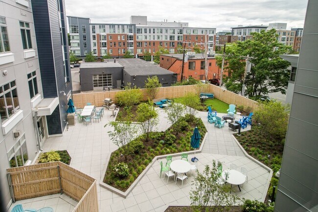 Building Photo - 180 Telford St