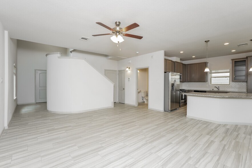 Building Photo - 7918 Cypress Country Dr