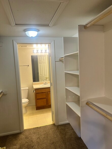 Building Photo - 85 Falcon Feather Way