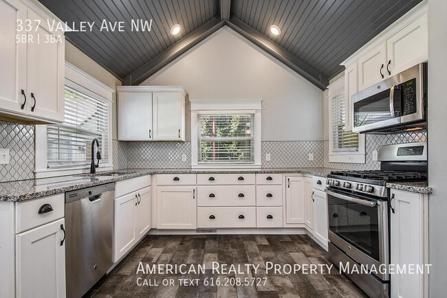 Building Photo - 337 Valley Ave NW