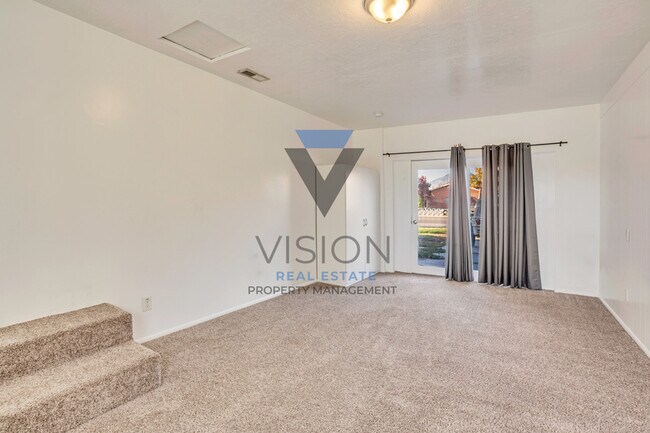 Building Photo - 360 E 400 S