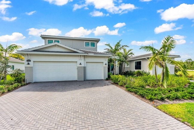 Building Photo - 2989 SW Goldenglow Dr