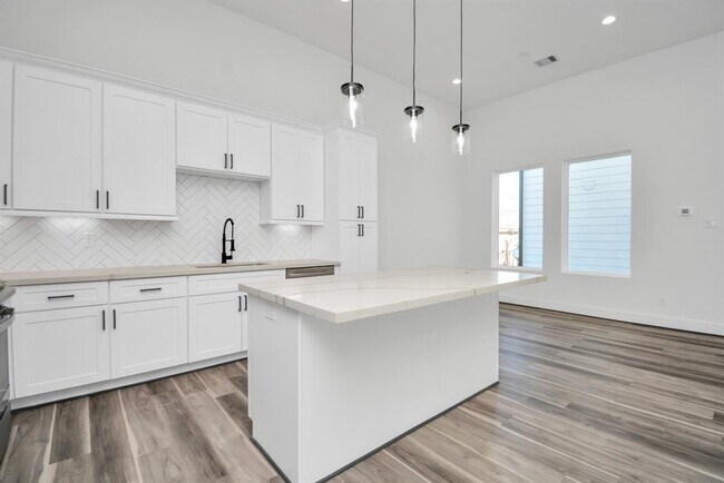 Building Photo - 1507 Robin St
