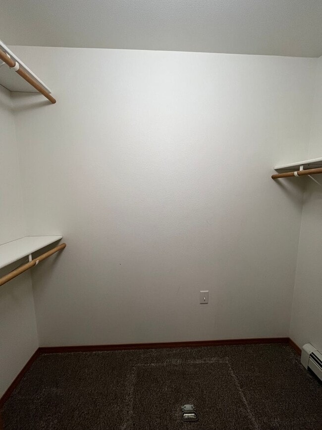 Building Photo - Dog friendly, 3 bedroom home in Aurora