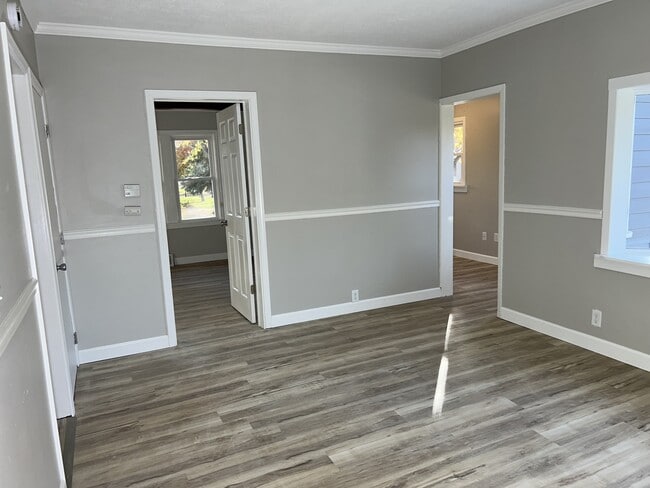 Building Photo - 2220 S 1st Ave