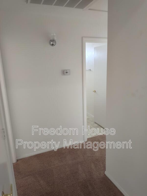 Building Photo - 2341 E Calvada Blvd