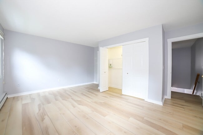 Building Photo - 64 Camelot Dr