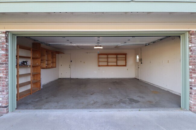 Building Photo - **Single-Story Foxenwoods Home on a Cul-de-Sac – Spacious Yard!**