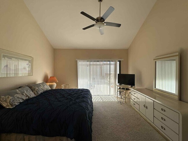 Building Photo - 2350 E Miramonte Cir