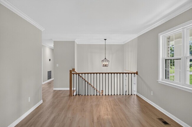 Building Photo - 9512 Heathwood Dr