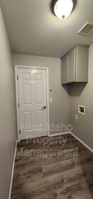 Building Photo - 3009 Sugar Cane Dr