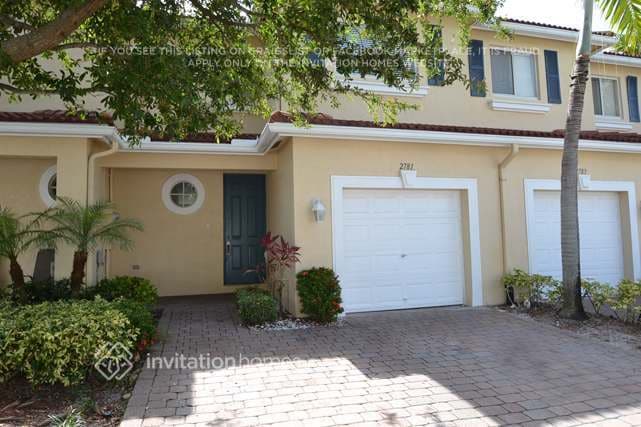 Building Photo - 2781 S Evergreen Cir
