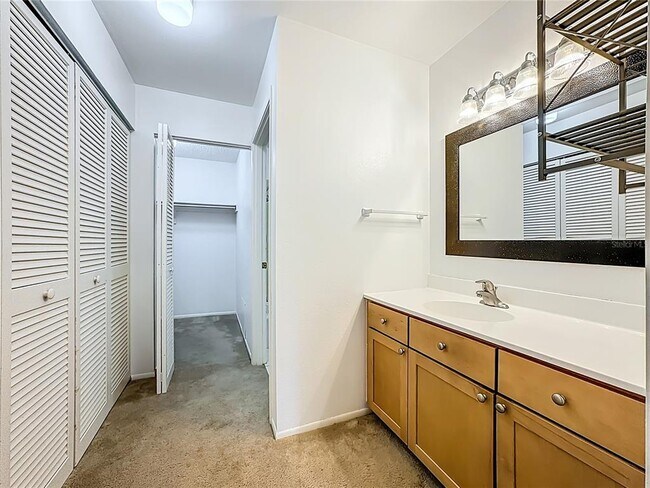 Building Photo - 434 Palm Tree Dr