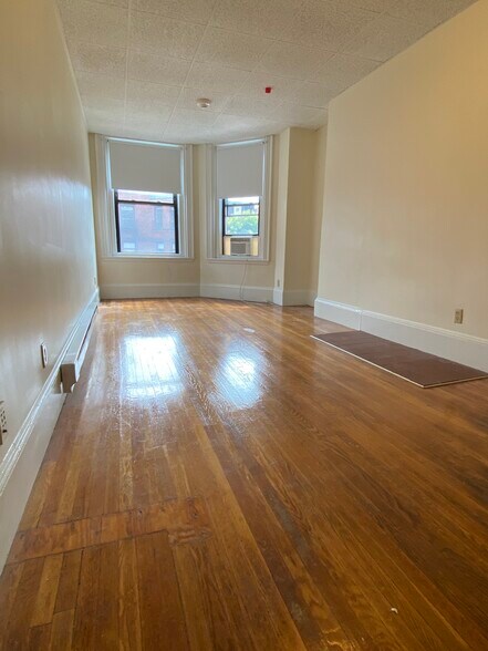 Building Photo - 506 Beacon St