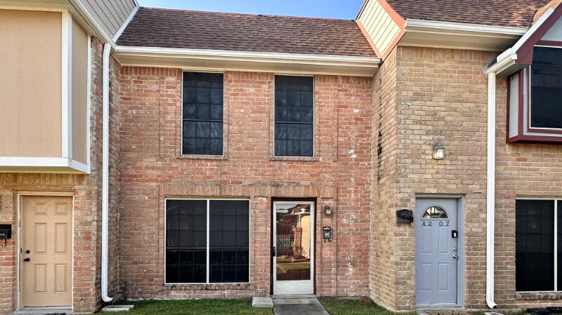 Primary Photo - 4205 Benard Ct