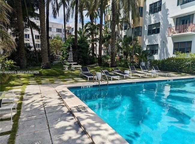 Building Photo - 2445 Lake Pancoast Dr