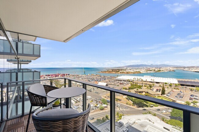 Building Photo - Fully Furnished 2 Bed / 2 Bath Condo with ...