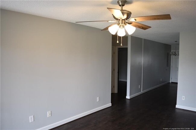 Building Photo - 1002 Pinecrest Dr