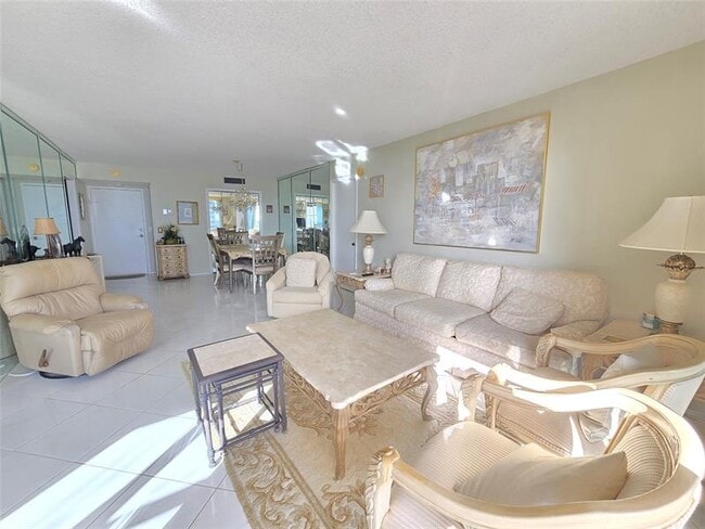 Building Photo - 2000 S Ocean Blvd