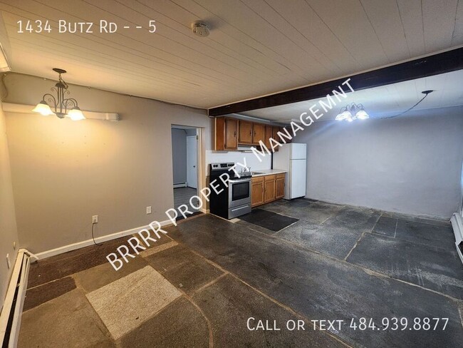 Building Photo - Cozy and affordable 1st floor 1 bedroom ap...