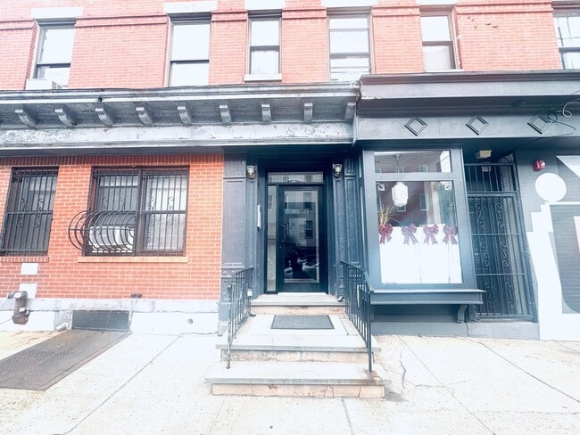 Building Photo - 336 4th St