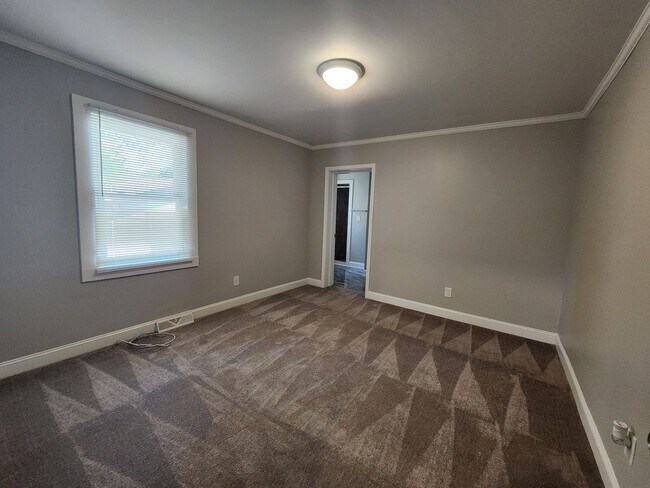 Building Photo - 4 Bedroom, 3 Bath Ranch in the heart of Monroe