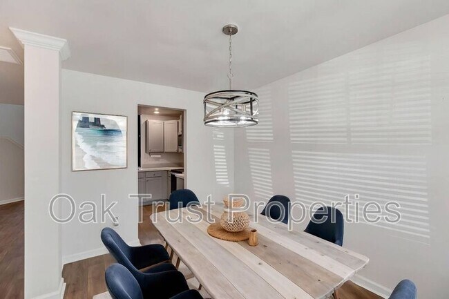 Building Photo - 703 Hilchot Dr