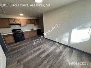 Building Photo - 1019 N 2nd St