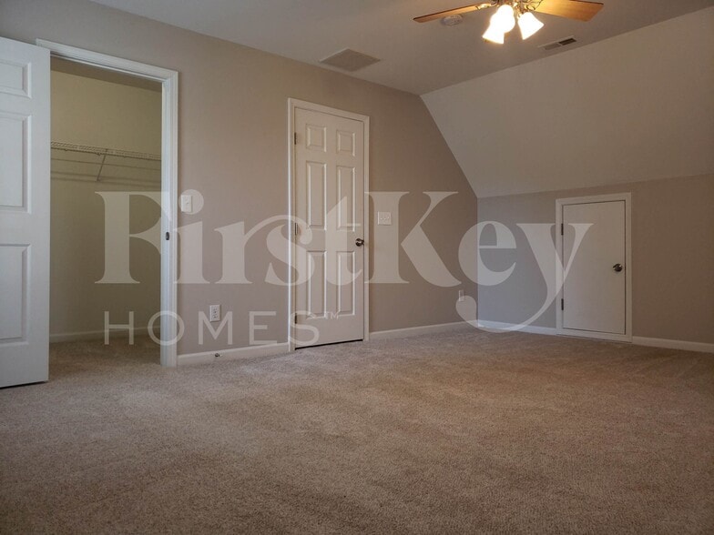 Building Photo - 6632 Courtland St