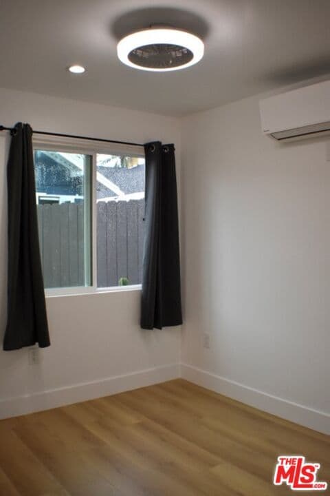 Building Photo - 3619 S Gramercy Pl