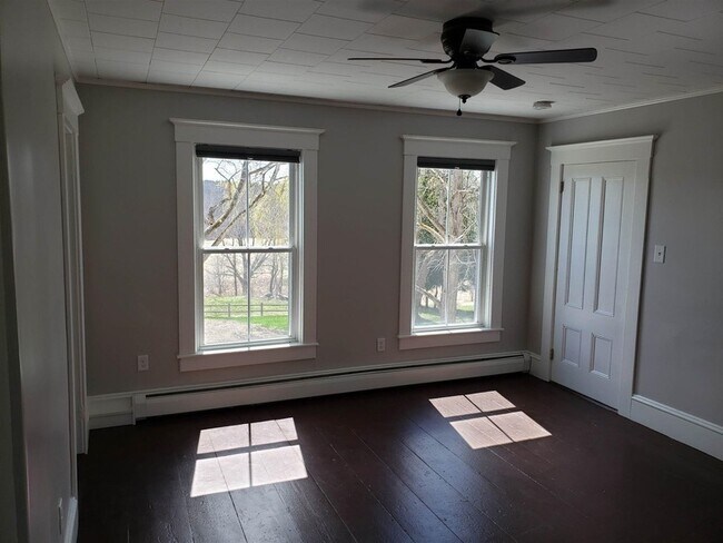 Building Photo - 230-232 Spruce Ln Ext