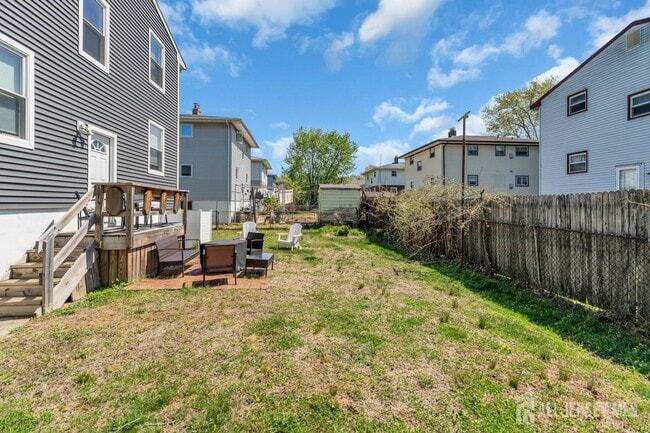 Building Photo - 36 Van Buren Ave