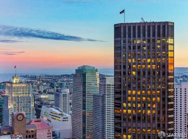 Building Photo - 333 Bush St