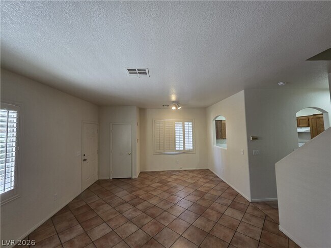 Building Photo - 10021 Via Toro Ave