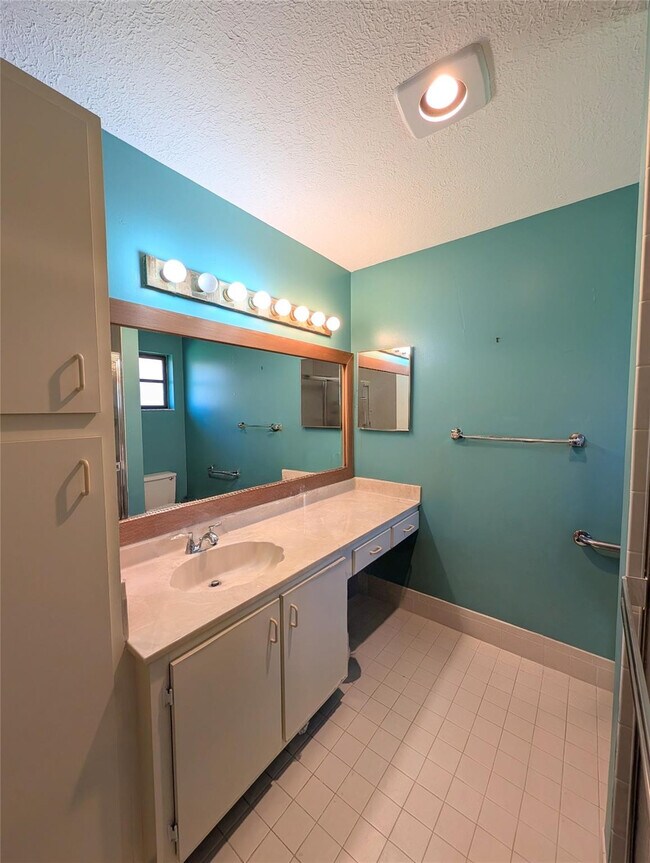 Building Photo - 5895 Autumn Lake Ln