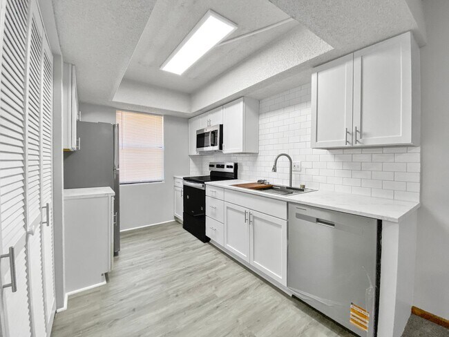 Building Photo - Brand New Unit Townhome | 2 BR/1BA | Fully renovated kitchen!