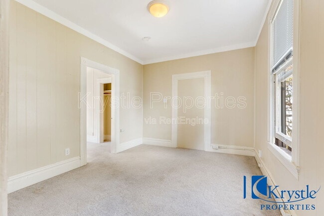 Building Photo - 711 1/2 Carolina St