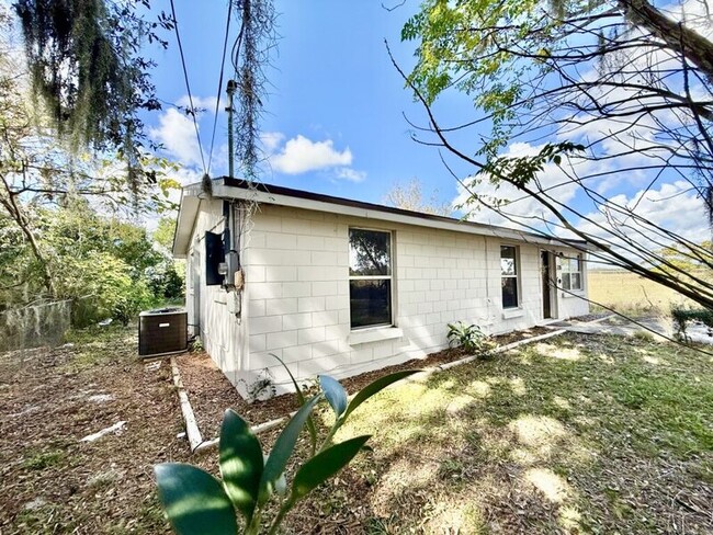 Building Photo - 235 W Northside Dr