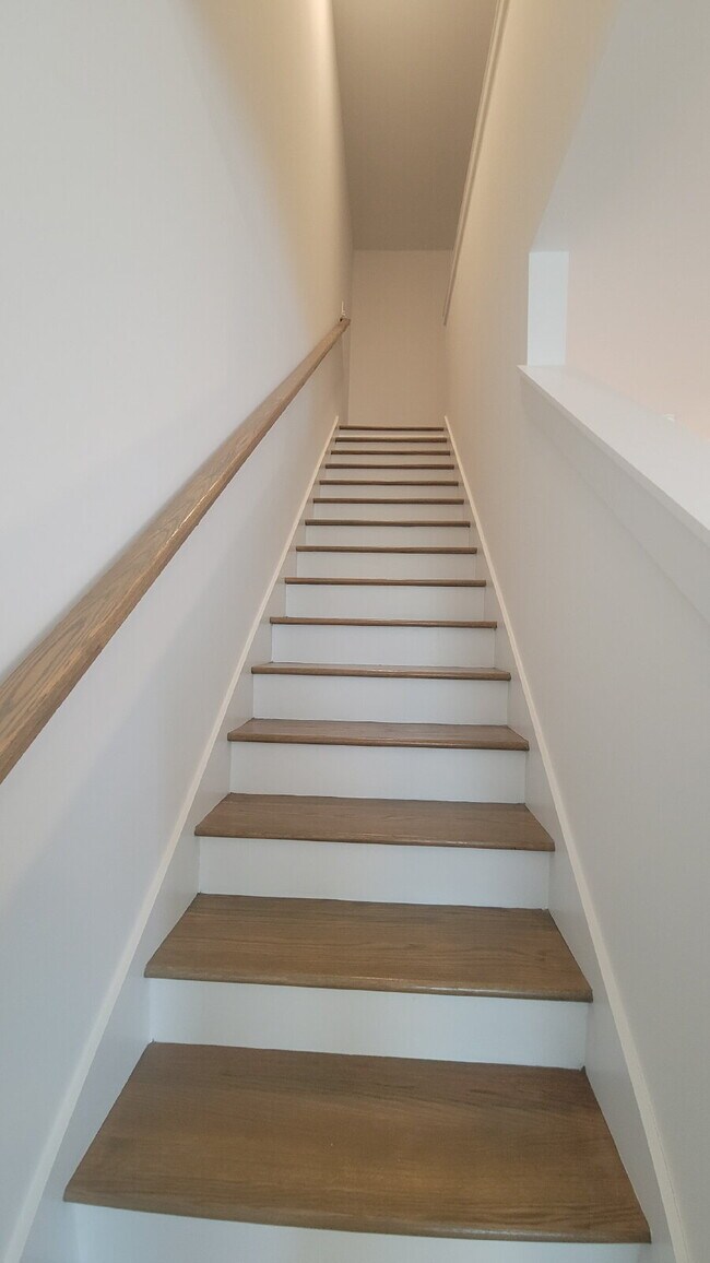 Building Photo - NEW HOME!!!  Section 8 Accepted!!!  "Discover Your Dream Home: Spacious 3-Bedroom Retreat with Gr...