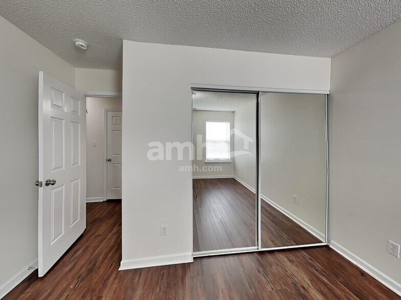 Building Photo - 4104 Hunters Trail Dr