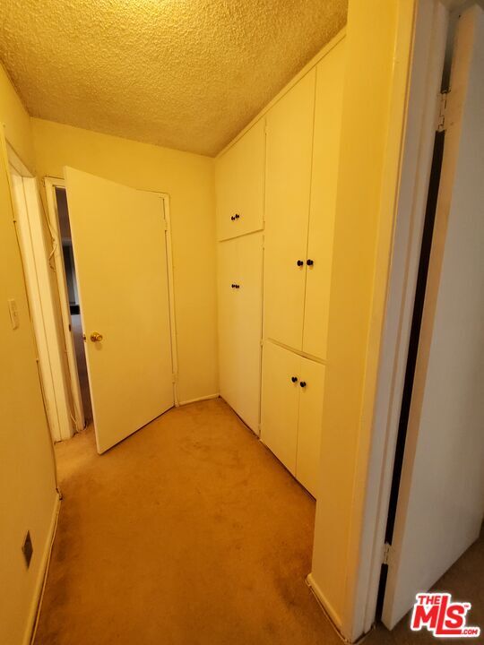 Building Photo - 6199 Canterbury Dr