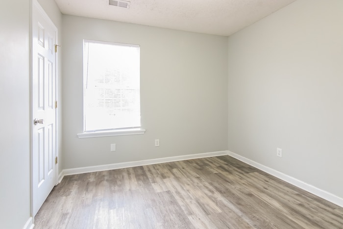 Building Photo - 652 New Stock Dr