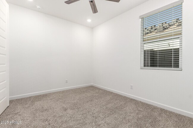 Building Photo - 17818 W Vogel Ave