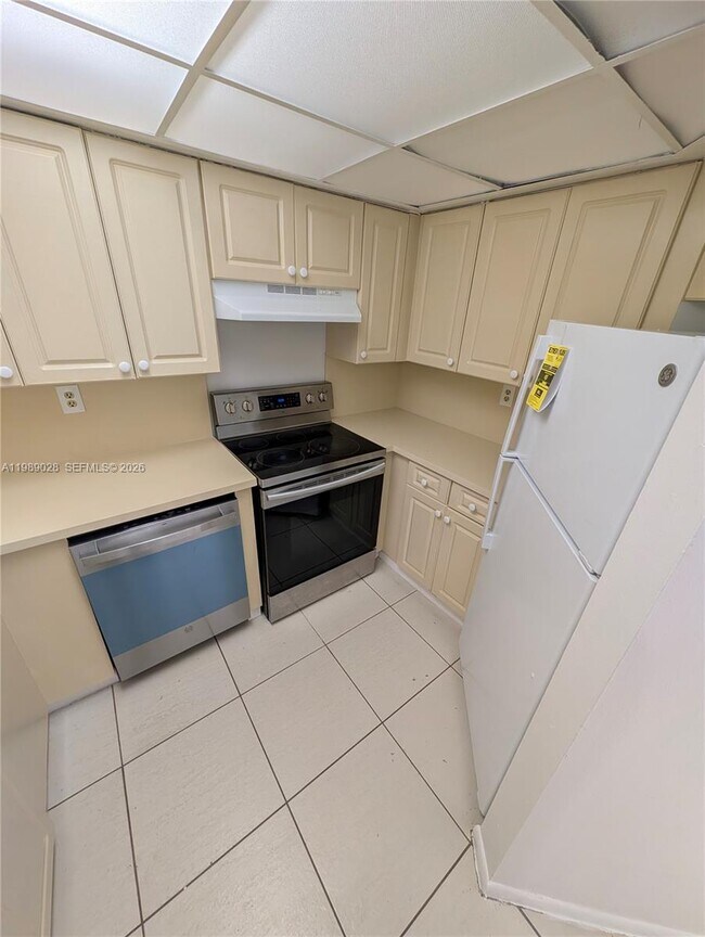 Building Photo - 8305 SW 152nd Ave