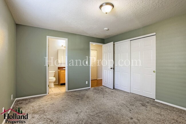 Building Photo - 6860 SW 188th Ave