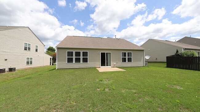 Building Photo - Immaculate Home in Collington Farms