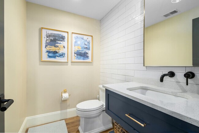 Building Photo - 1112 N St Peter St