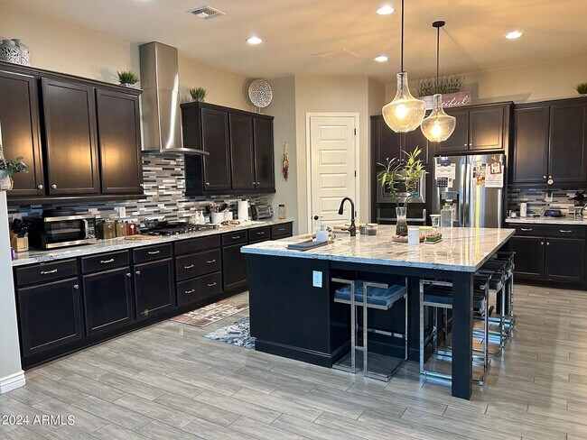 Building Photo - 3318 E Los Gatos Dr