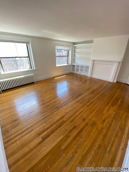 Building Photo - 503 Beacon St